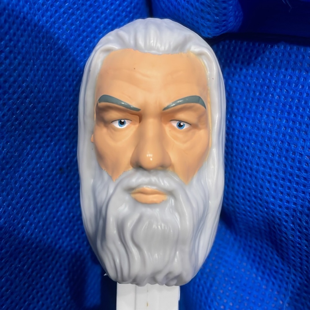 Lord of the Rings Gandalf PEZ Dispenser Limited Edition Grey White C8 New